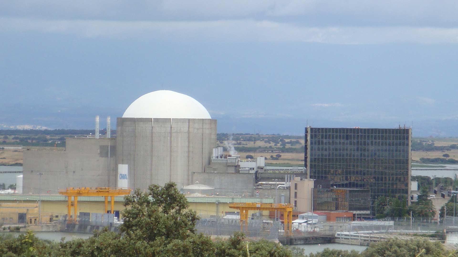 Las grandes eléctricas acuerdan alargar la vida de la central nuclear de Almaraz
