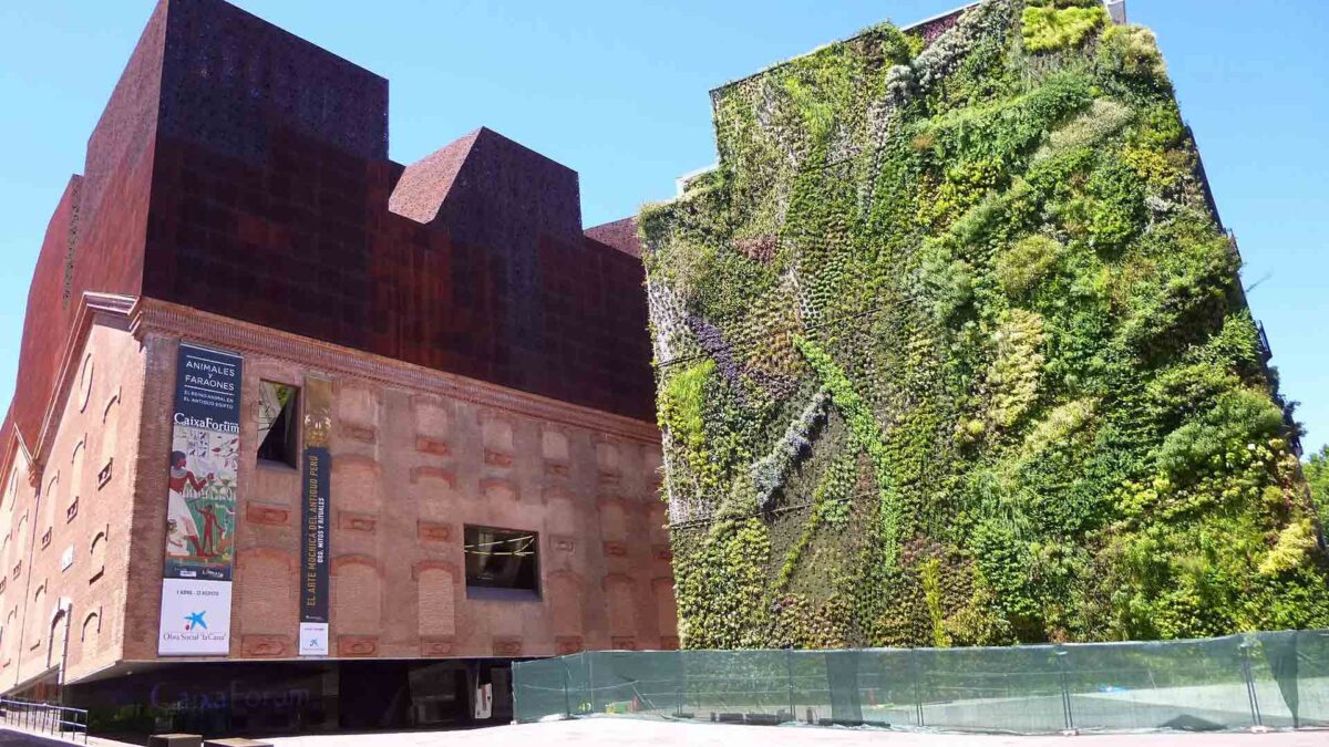 La Policía concluye que la mujer que cayó desde la cuarta planta del CaixaForum se suicidó