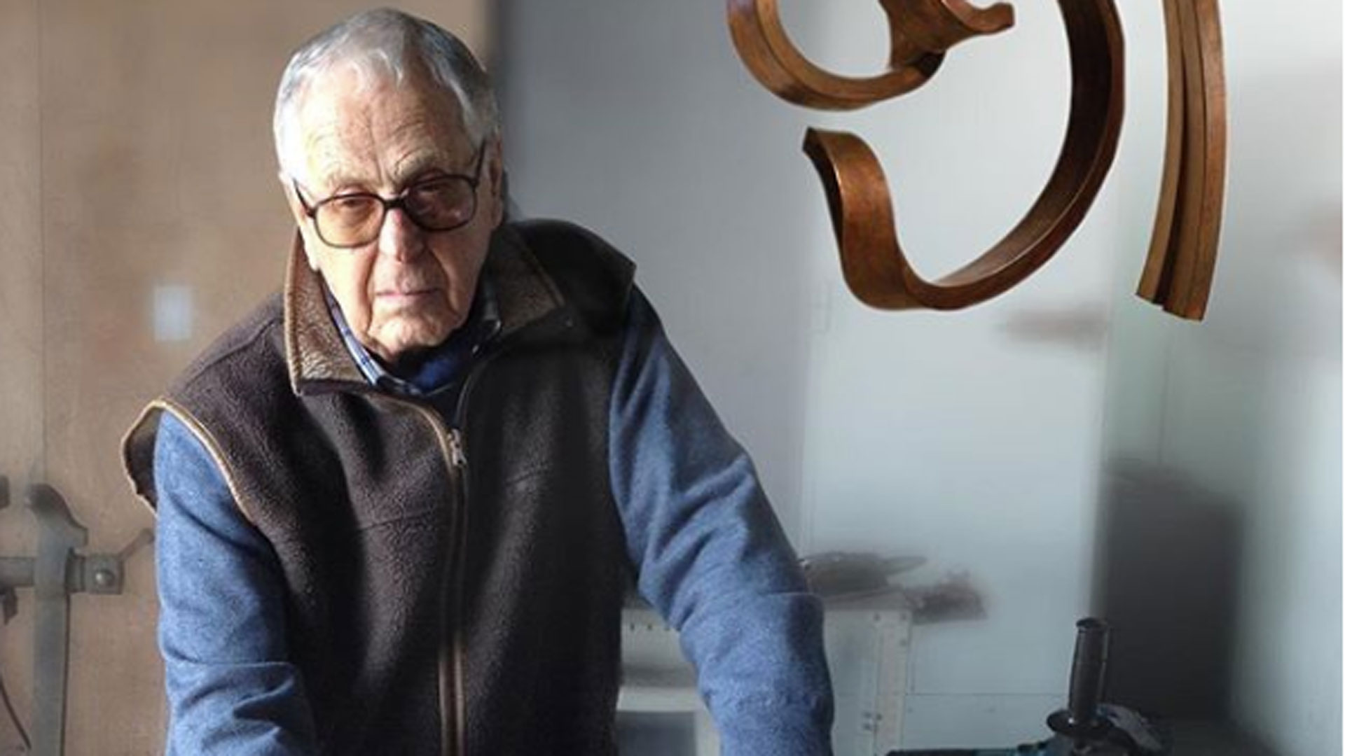 Muere a los 94 años el escultor español Martín Chirino, el maestro de las espirales