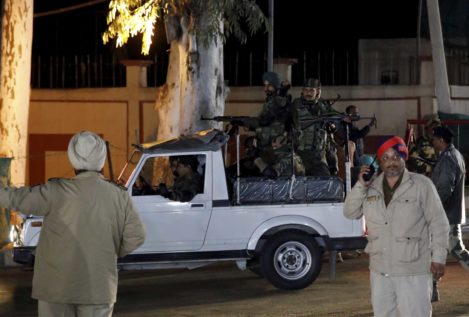 Pakistán libera al piloto indio capturado en Cachemira