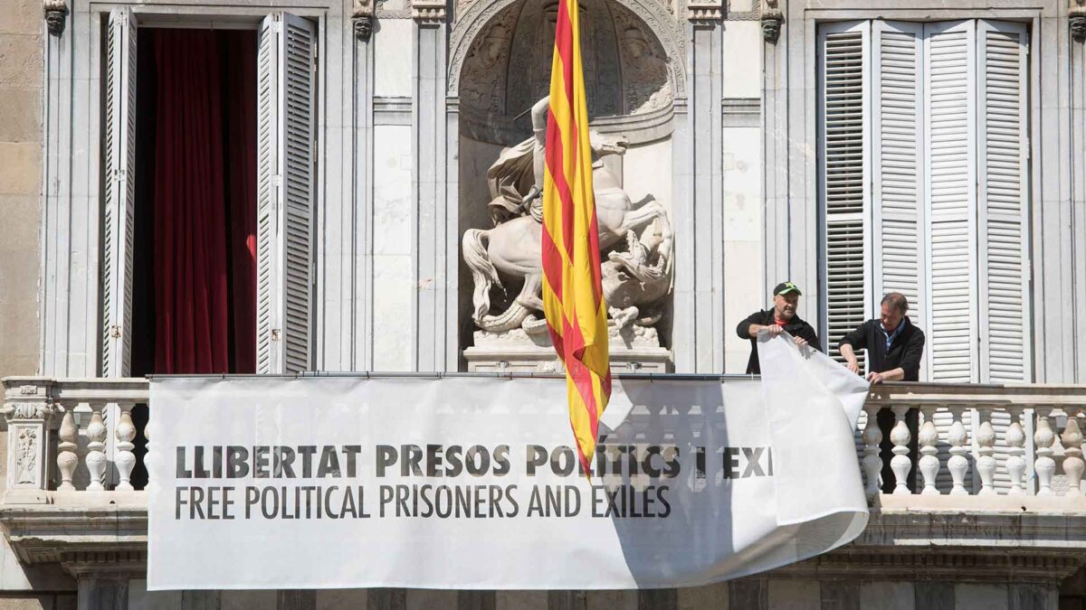 Torra permite la retirada de los lazos pero anuncia una querella contra la Junta Electoral Central