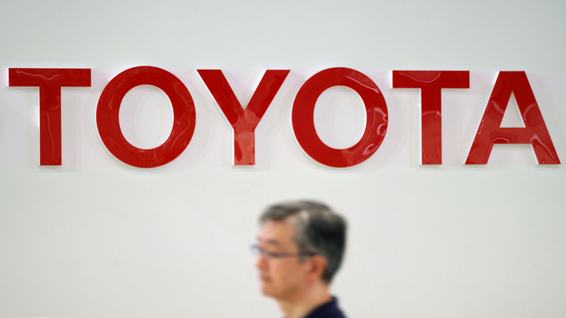 Toyota no descarta salir del Reino Unido en el caso de un Brexit sin acuerdo