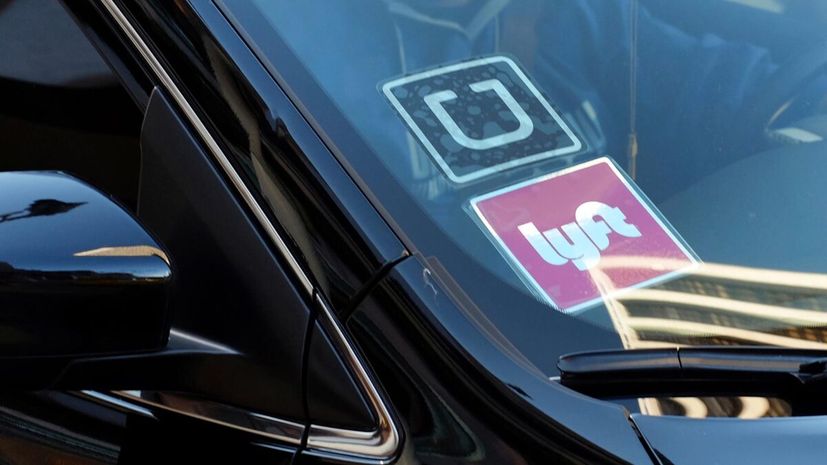 Uber planea salir a bolsa en abril