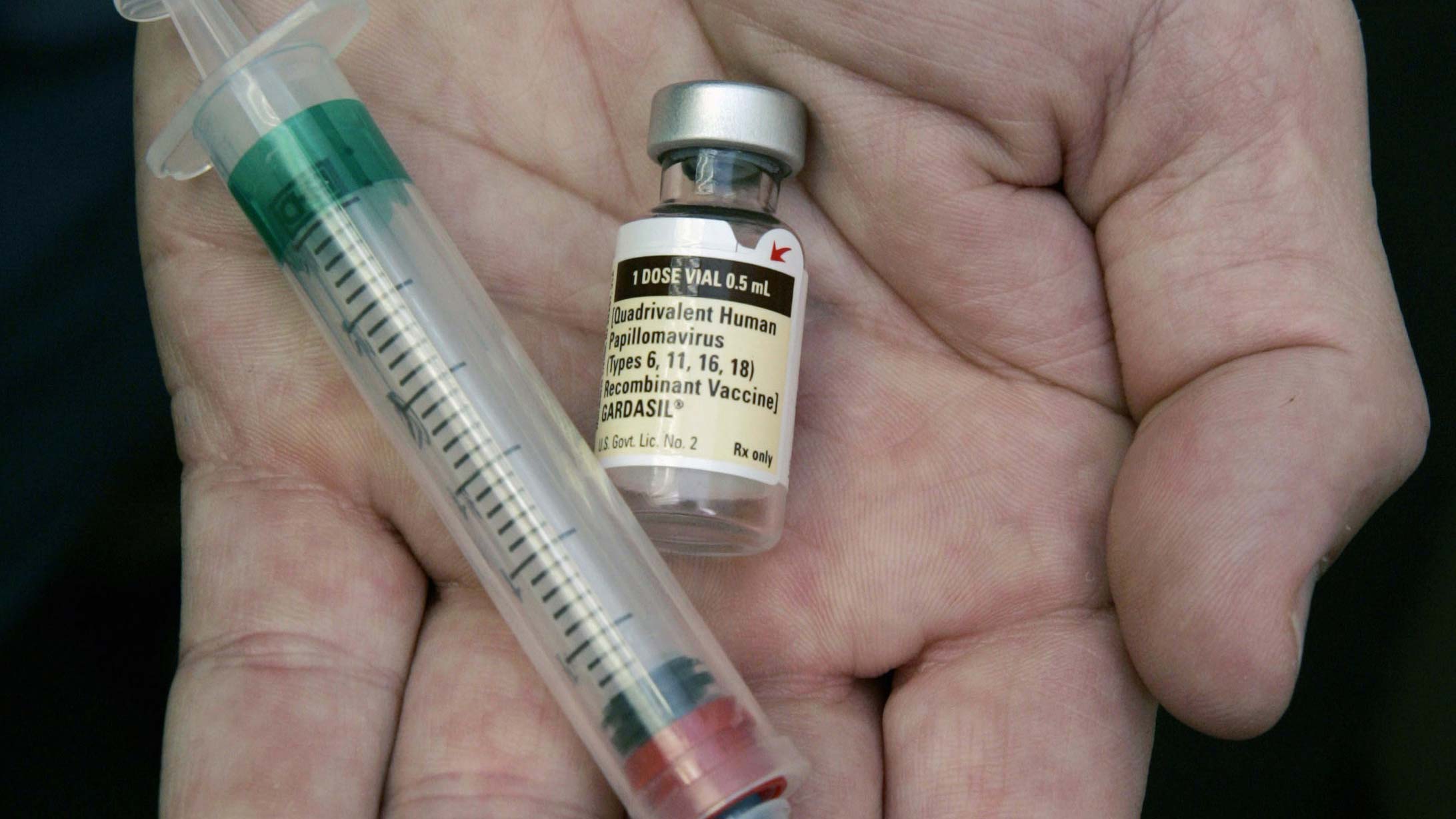 Un grupo de expertos recomienda a los gays vacunarse contra el papiloma