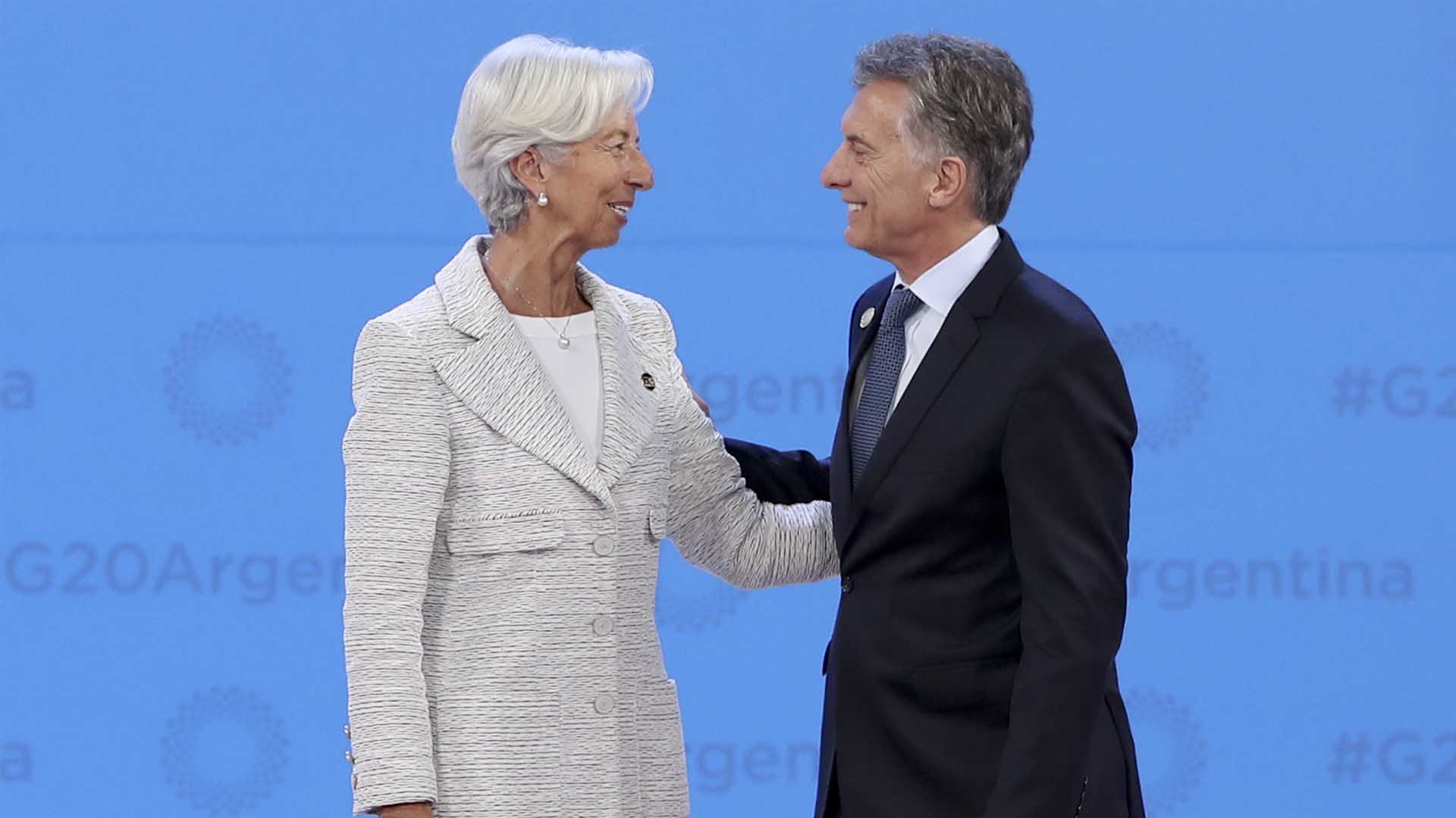 Una misión del FMI aprueba la tercera revisión del plan económico de Argentina
