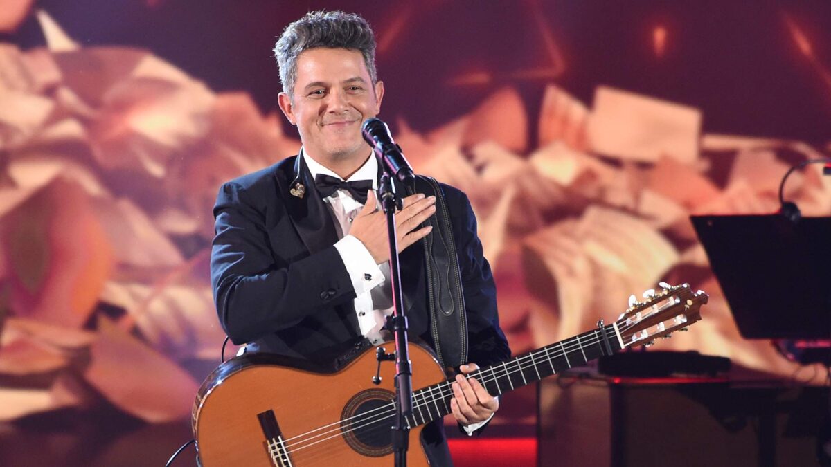 Alejandro Sanz aplaza sus compromisos comerciales por una neumonía