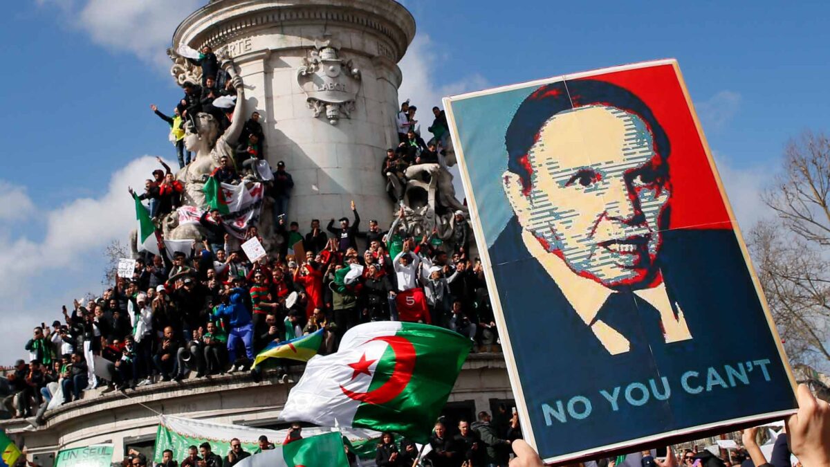 Bouteflika pide perdón al pueblo argelino en una carta de despedida