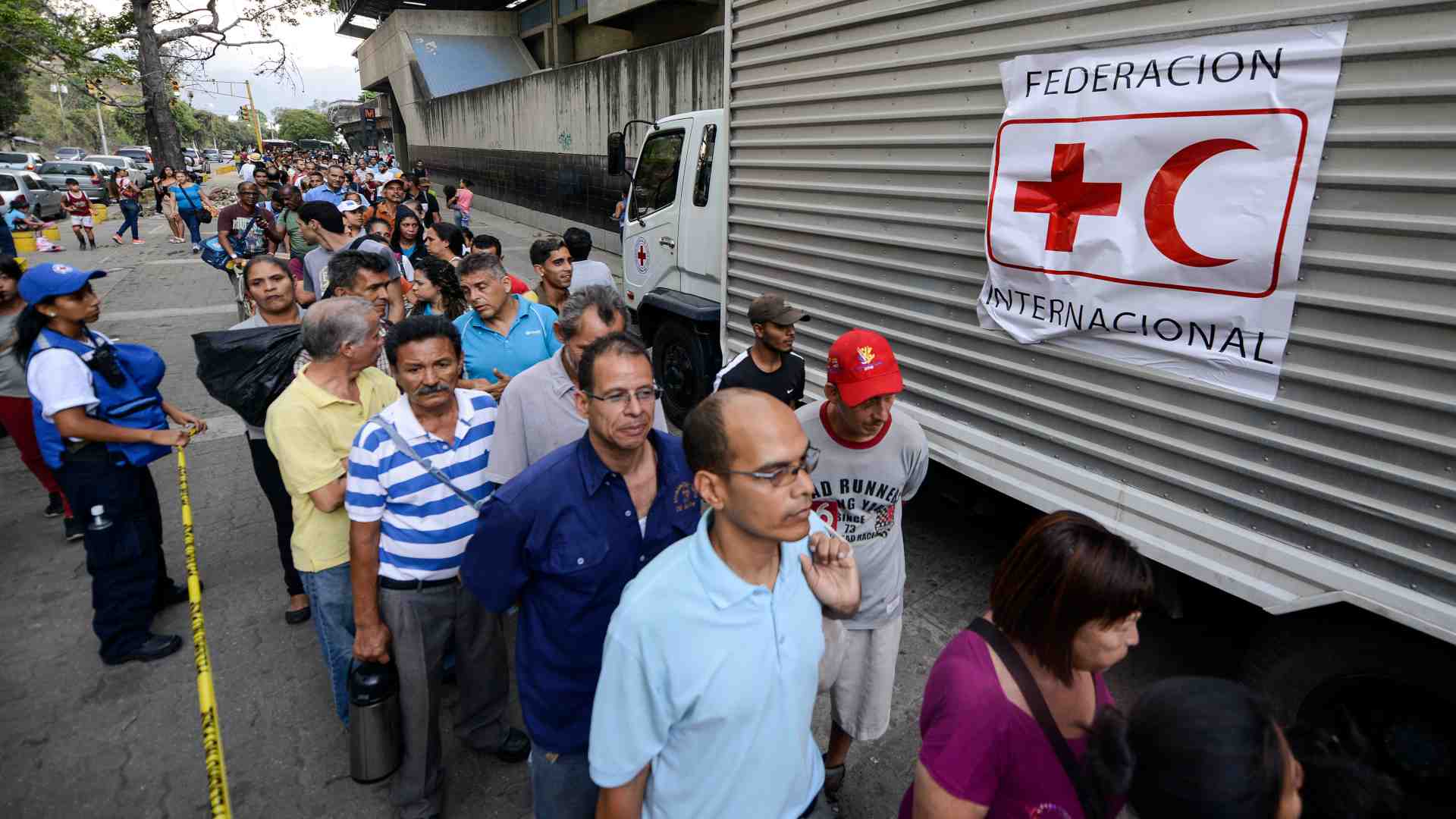 Cruz Roja comienza a distribuir ayuda humanitaria en Venezuela