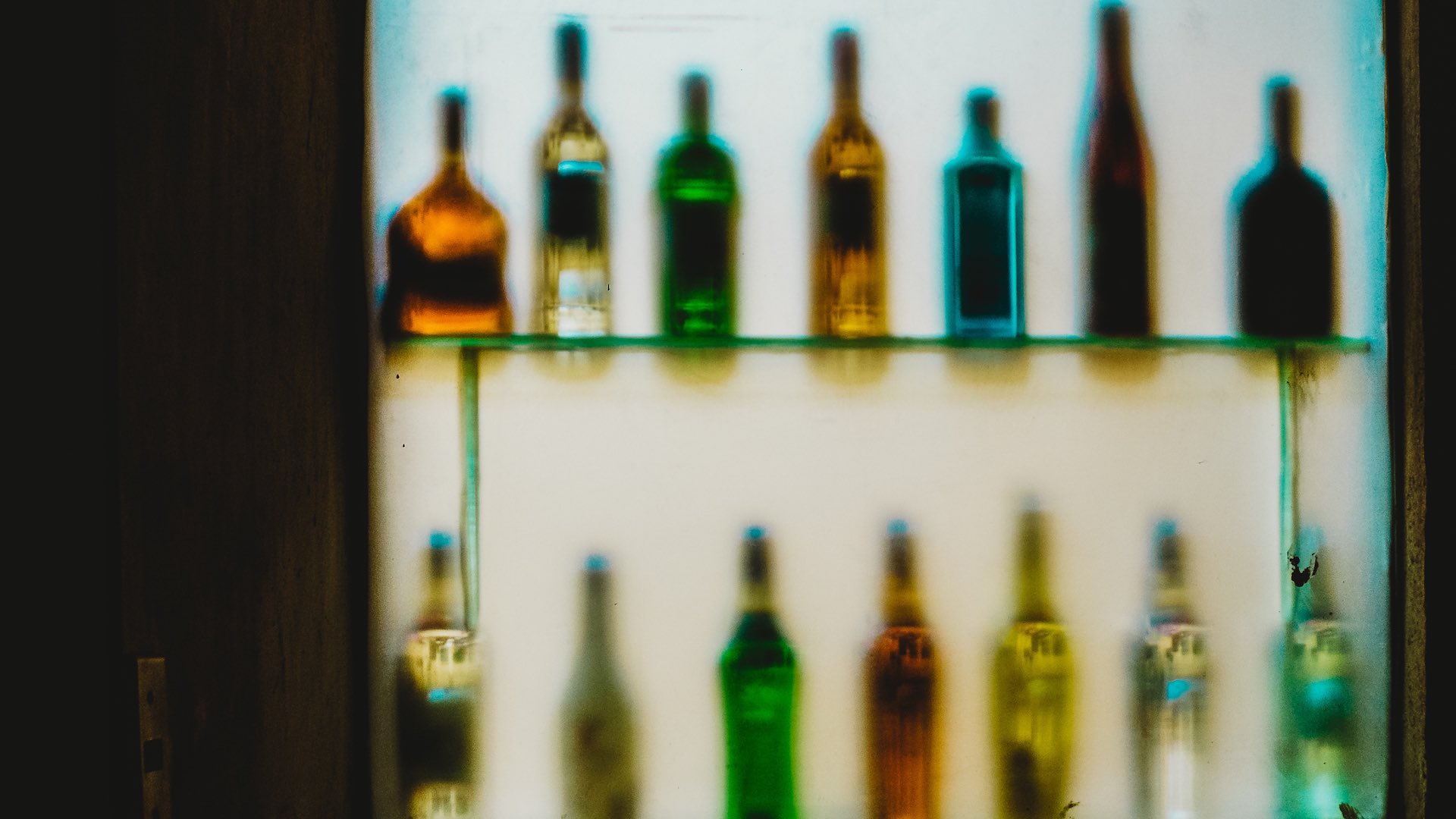 El daño cerebral causado por el alcohol no se detiene al dejar de beber