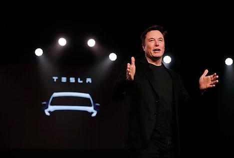 Elon Musk quiere lanzar en 2020 los ‘robotaxis’ autónomos de Tesla