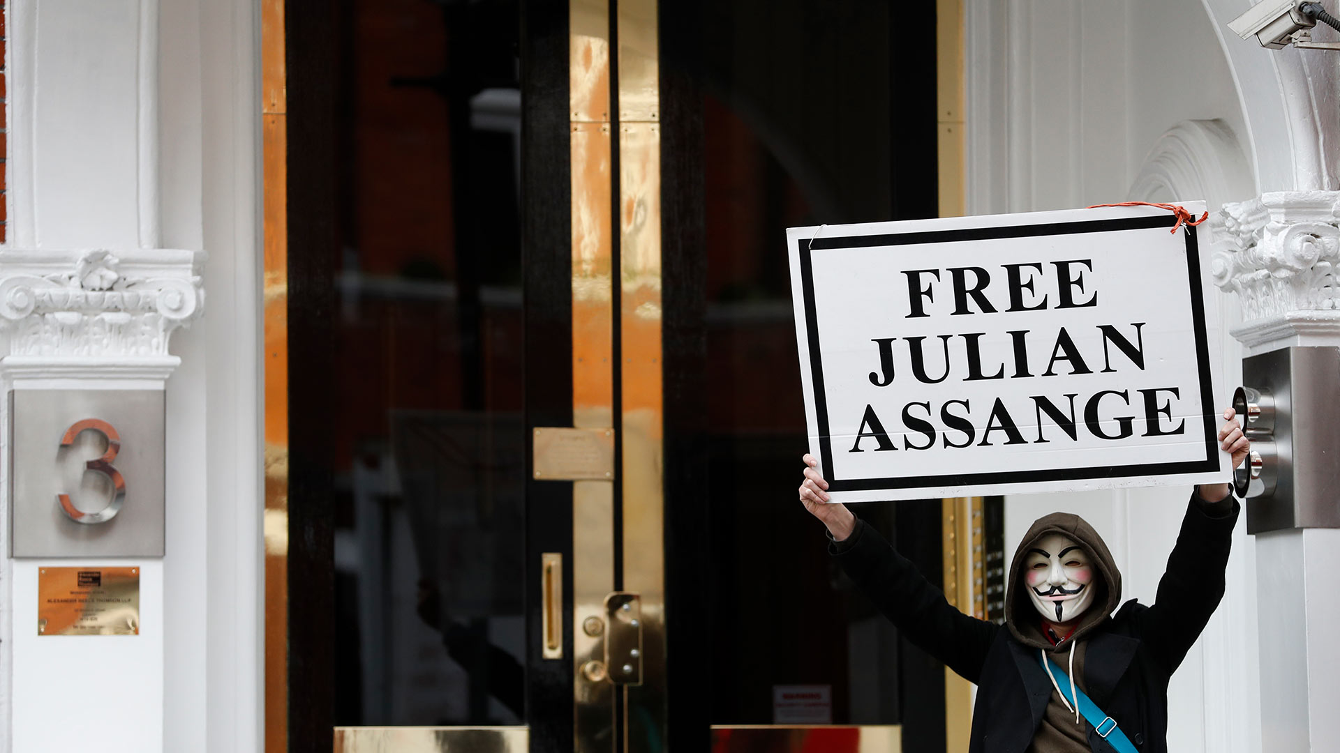 En menos de un minuto: detenido Julian Assange, el único debate de Sánchez y la prórroga del Brexit
