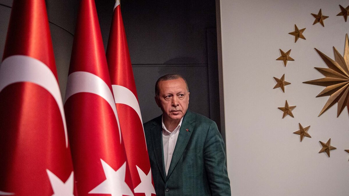 Erdogan califica de «fraude» su derrota electoral en Estambul e impugnará los resultados