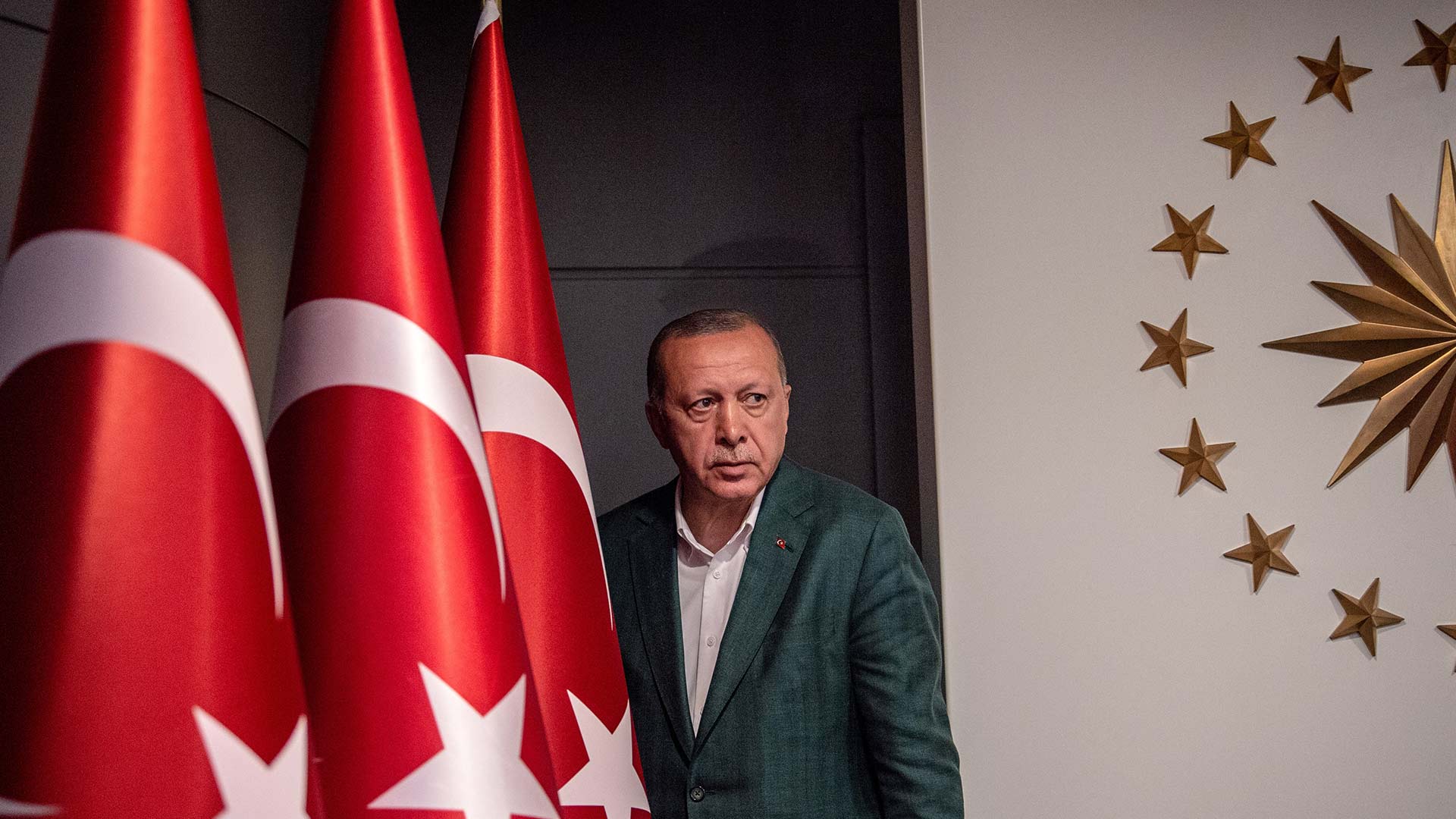 Erdogan califica de "fraude" su derrota electoral en Estambul e impugnará los resultados