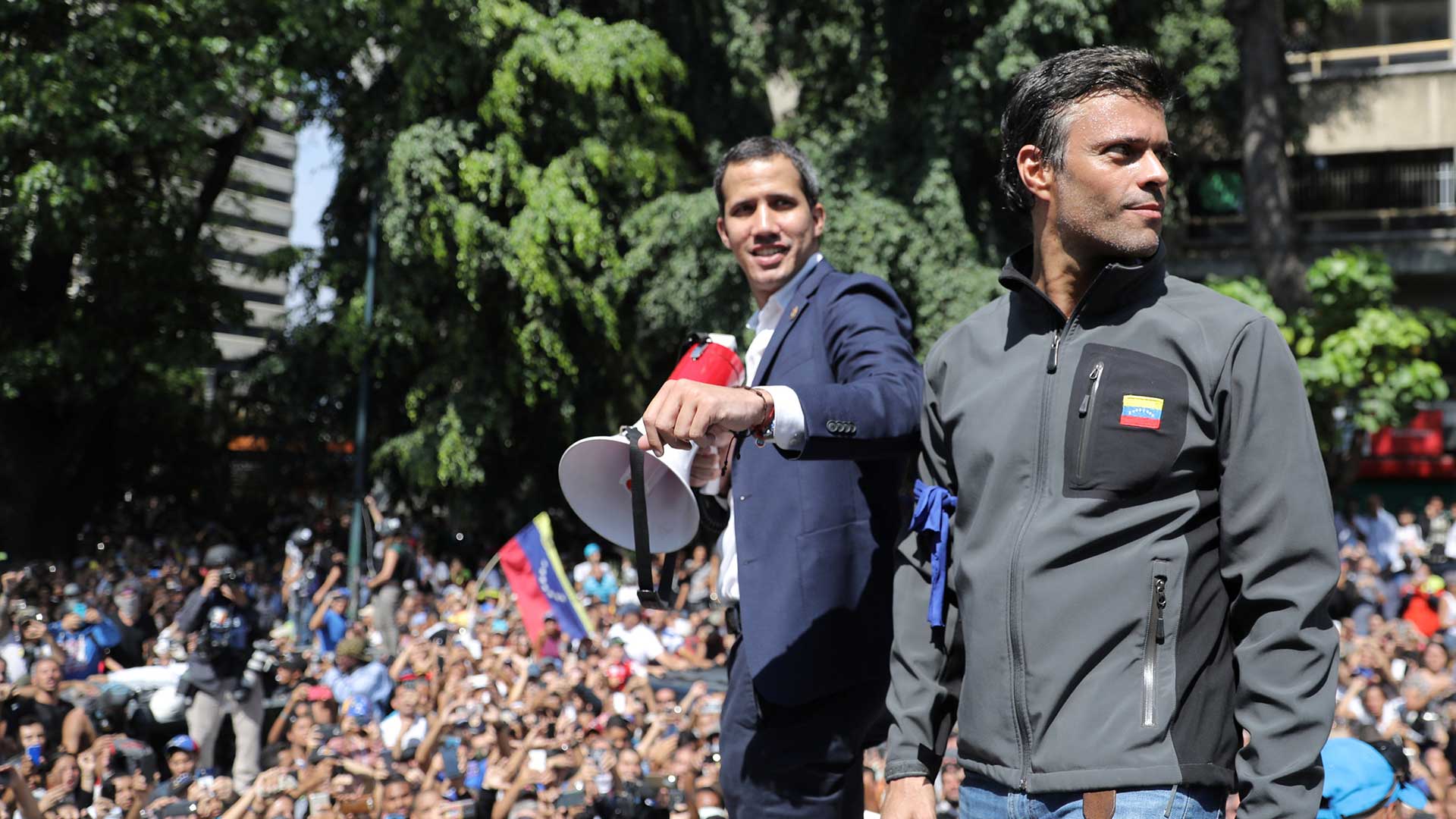 Guaidó libera a Leopoldo López y llama al Ejército a acabar con el régimen de Maduro