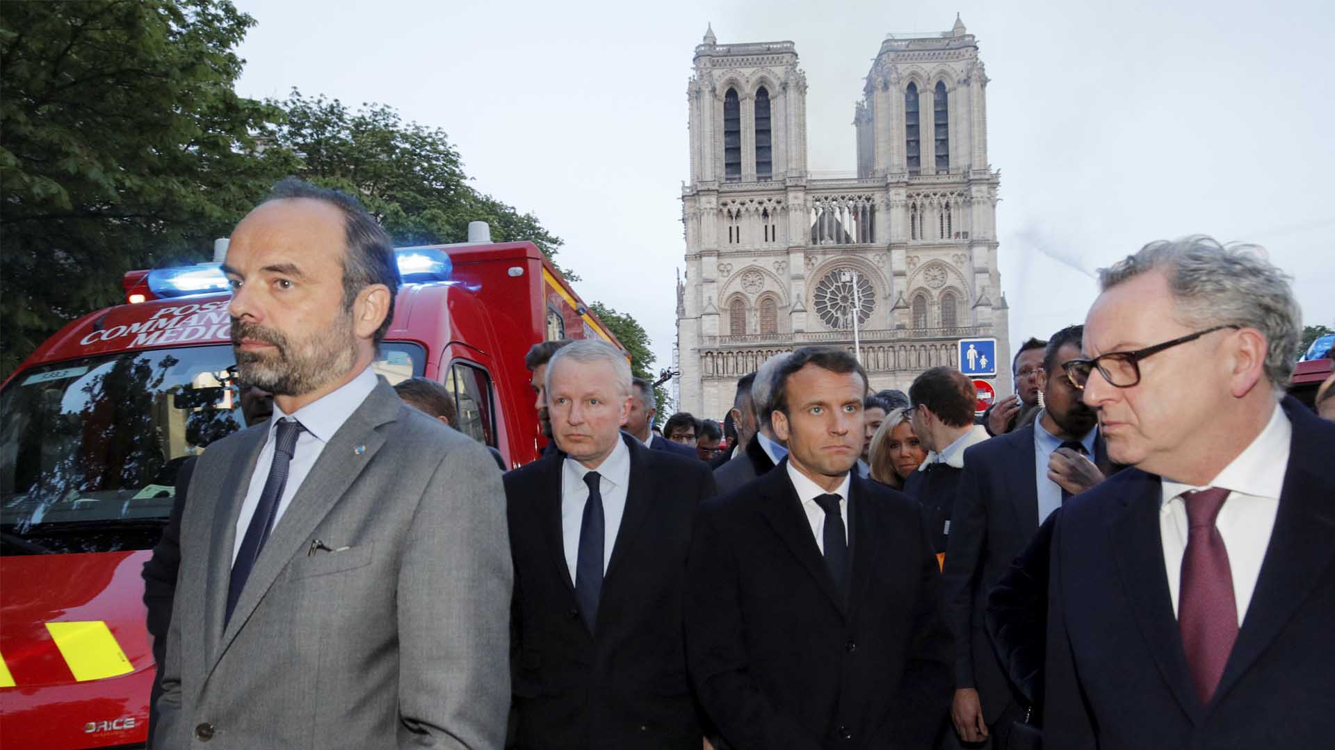 Macron quiere reconstruir en cinco años una Notre Dame "aún más bella"