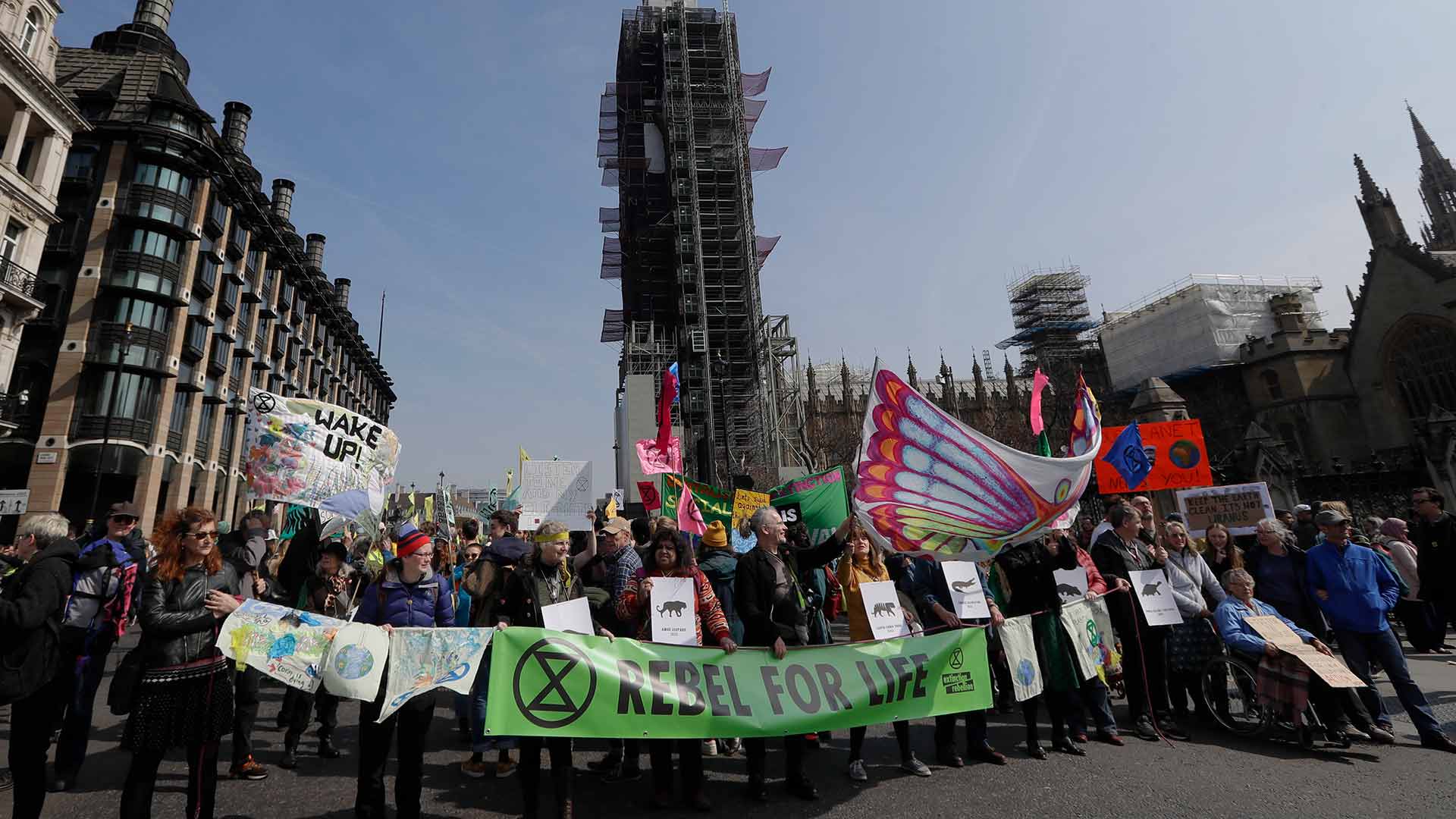 Más de 100 detenidos por los bloqueos durante la protesta ecologista en Londres