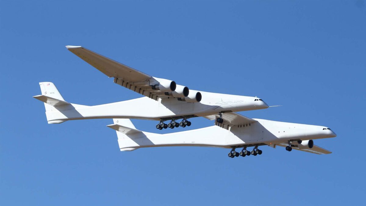 Stratolaunch, el avión más grande del mundo, realiza su primer vuelo