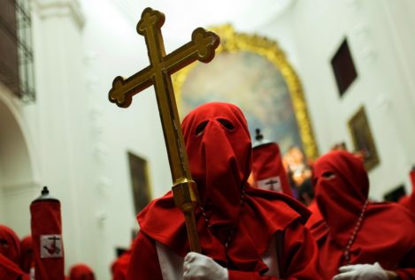 Suspendidos 17 sacerdotes por practicar sexo y esoterismo en Barcelona