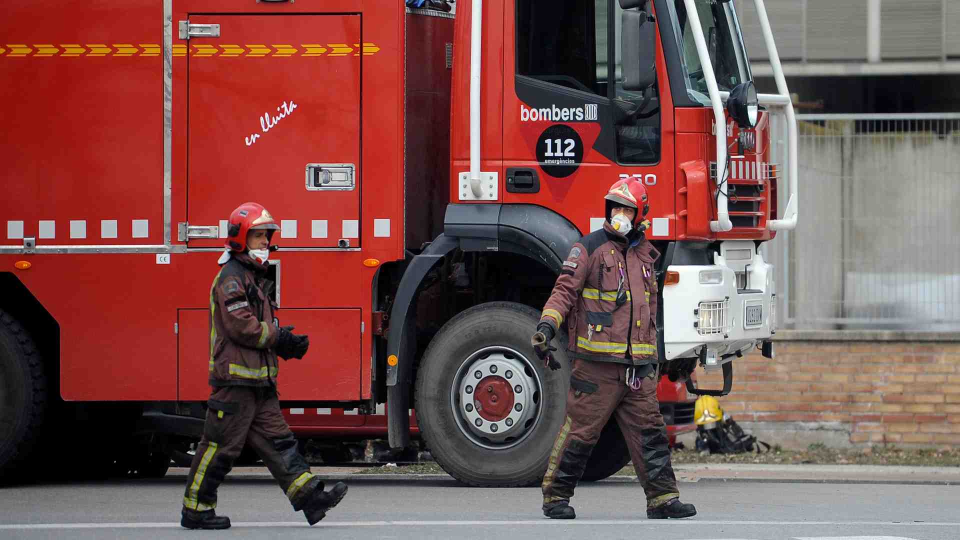 Aumentan a tres los muertos por un incendio en un piso de L’Hospitalet