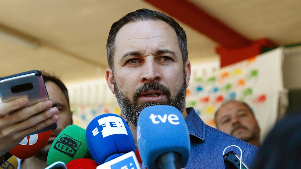 Abascal advierte a PP y Cs que «no habrá gobiernos alternativos si no hay diálogo con Vox»