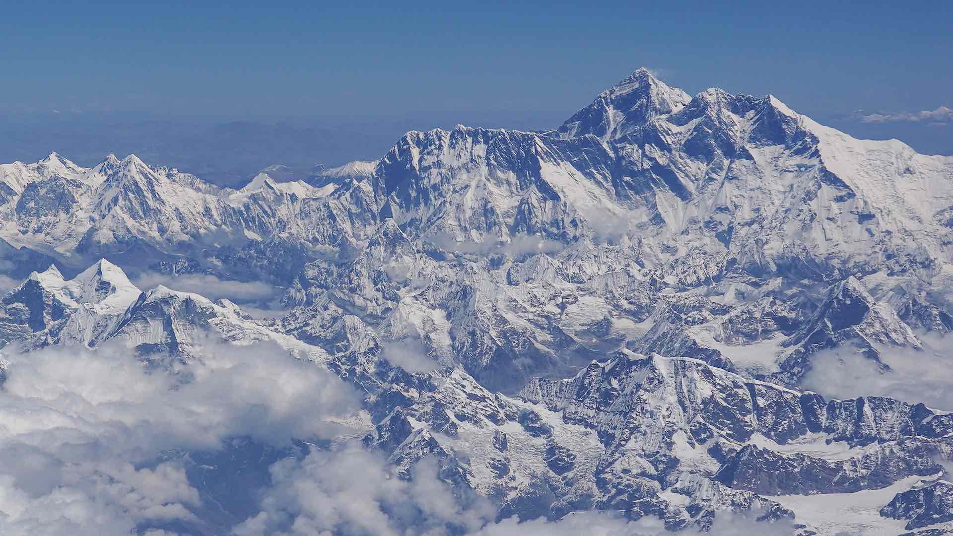 Aumentan a seis los muertos en el Everest en 48 horas en pleno atasco para hacer cumbre