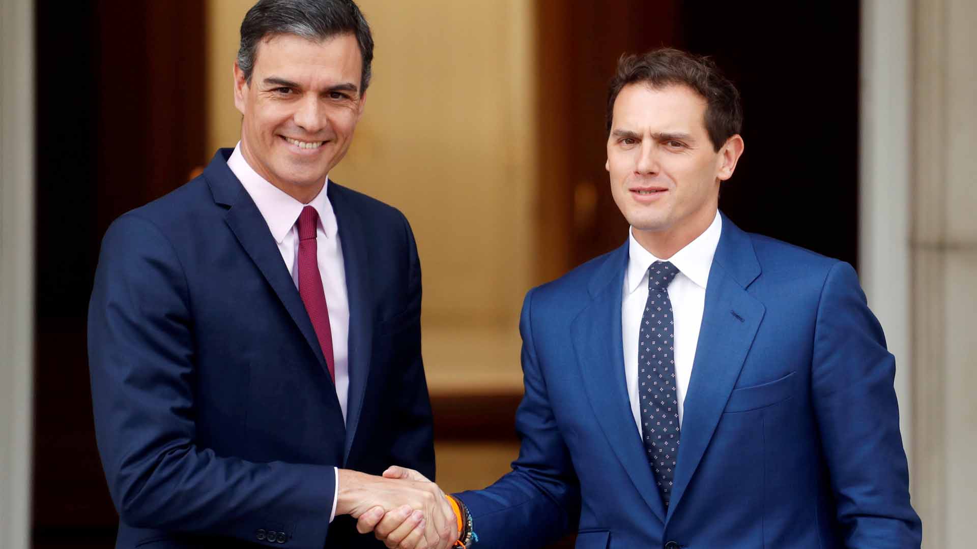 Rivera comunica a Sánchez su voluntad de liderar la oposición pero le ofrece cuatro pactos de Estado