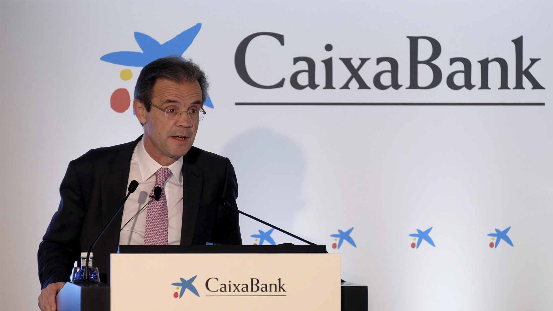 CaixaBank y los sindicatos pactan reducir el ERE a 2.023 empleados