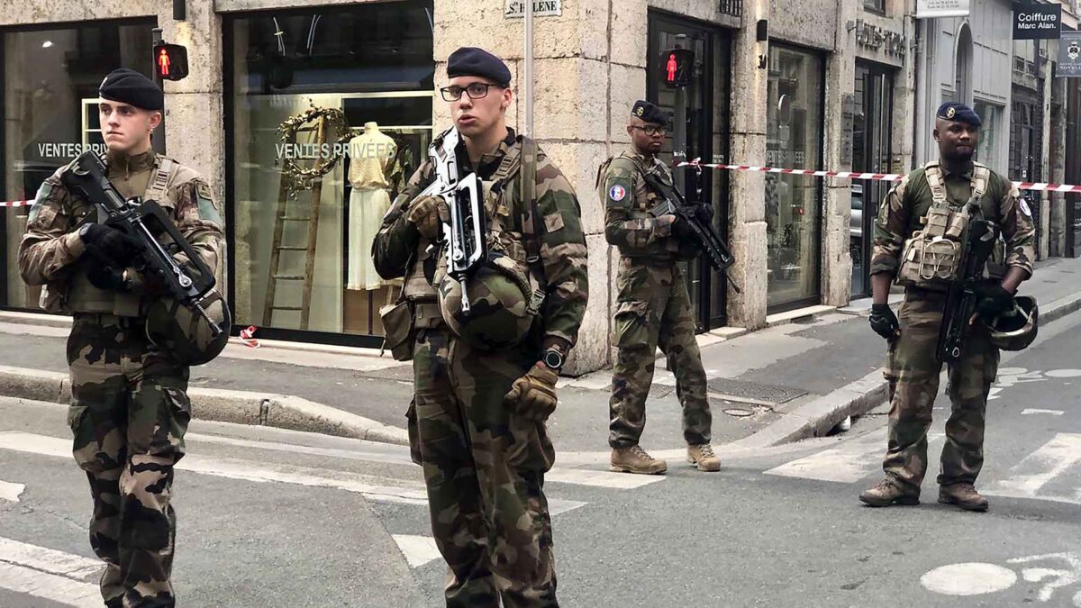 Detenido un sospechoso por la explosión de Lyon que dejó 13 heridos