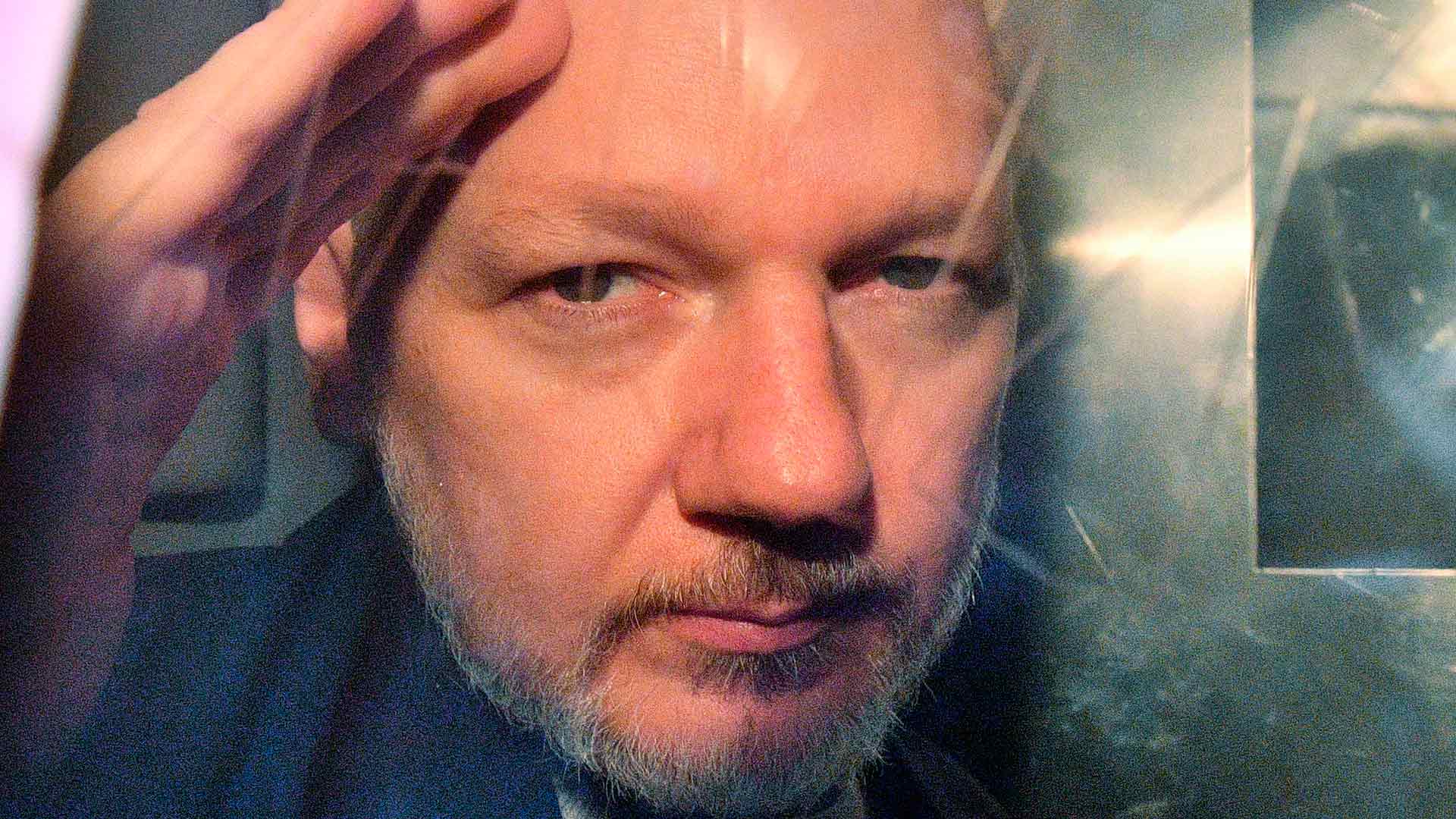 Ecuador entregará a EE.UU. todos los documentos y pertenencias que Assange dejó en Londres
