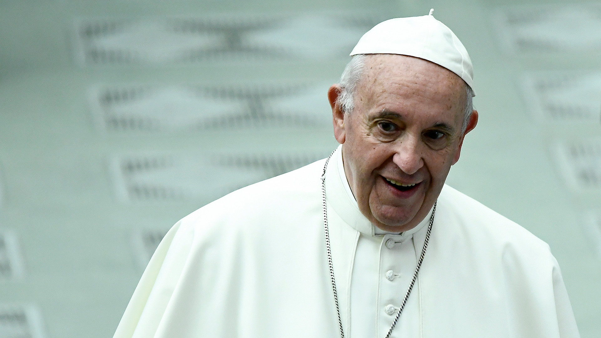 El Papa insiste en comparar el aborto con contratar a un sicario