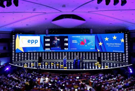 El PP Europeo, primera fuerza en la Eurocámara, aunque pierde la mayoría absoluta ante el crecimiento del euroescepticismo