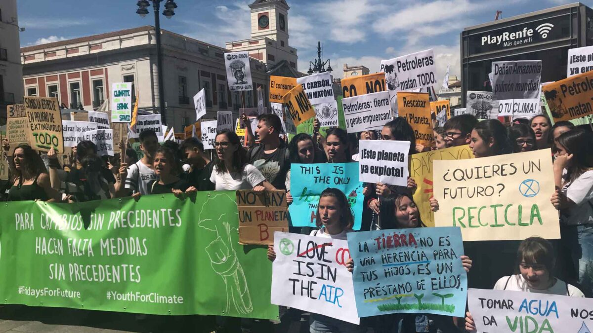 Estudiantes de todo el mundo vuelven a manifestarse para pedir la emergencia climática del planeta