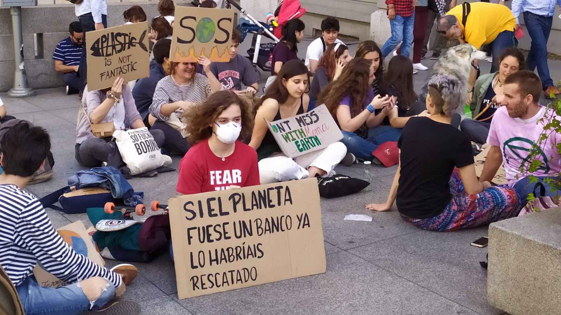 Greenpeace, Fridays For Future y otras ONG exigen al Gobierno declarar la "emergencia climática"