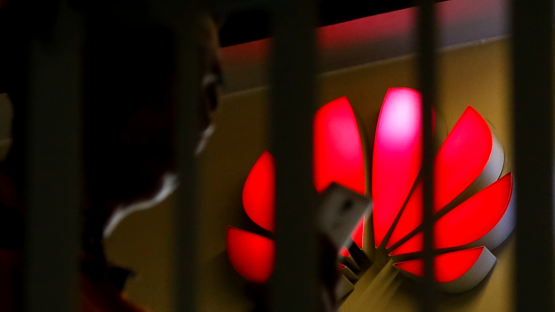 Huawei denuncia su exclusión de círculos de la industria por la "presión política" de EEUU