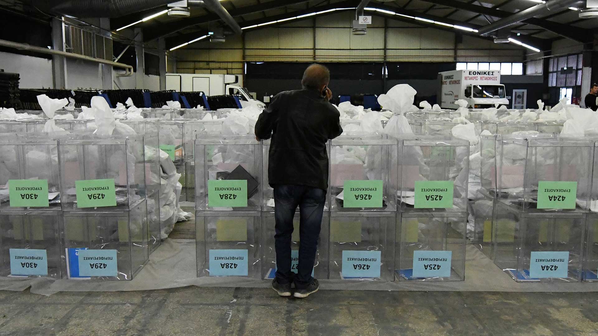 Irlanda y República Checa votan en el segundo día de las elecciones europeas