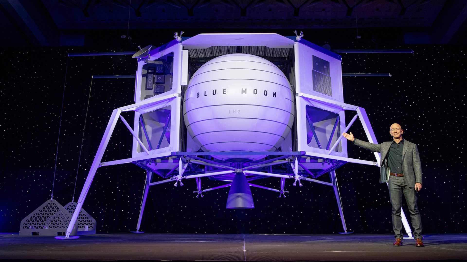 Jeff Bezos presenta Blue Moon, la nave de Blue Origin para viajar al polo sur de la Luna