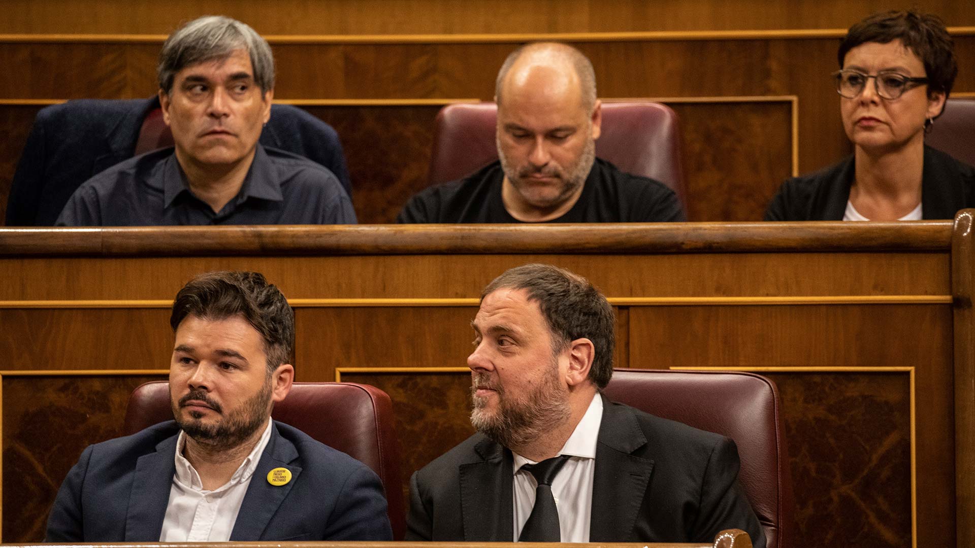 Junqueras promete su cargo de diputado «como preso político»