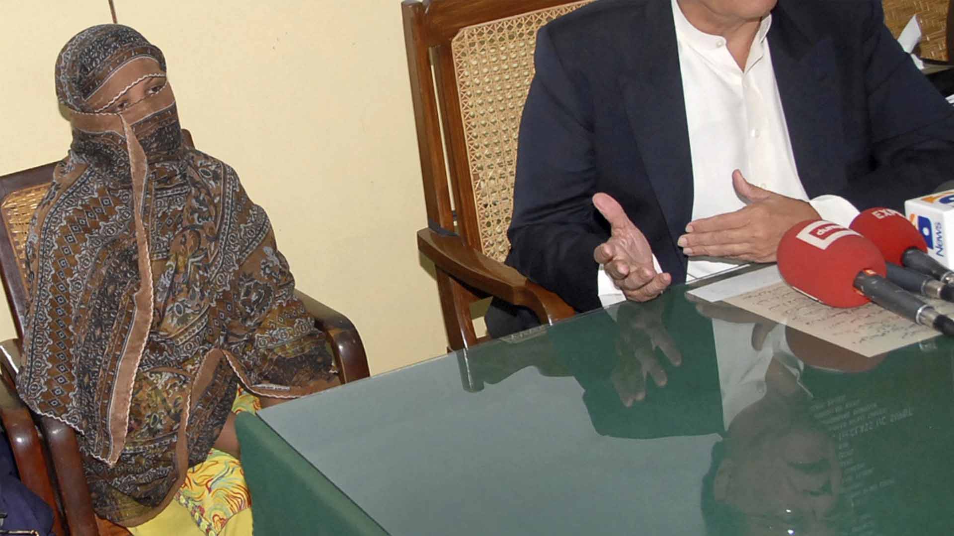 La cristiana Asia Bibi deja Pakistán para reunirse con su familia en Canadá