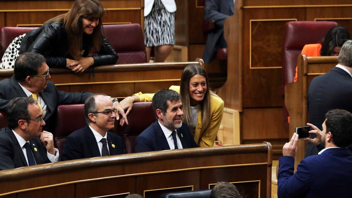 La Fiscalía apremia al Supremo a que suspenda inmediatamente a los parlamentarios presos