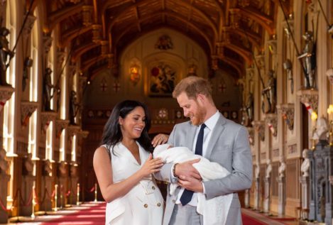 Meghan Markle y el príncipe Harry presentan a su primer hijo en el castillo de Windsor