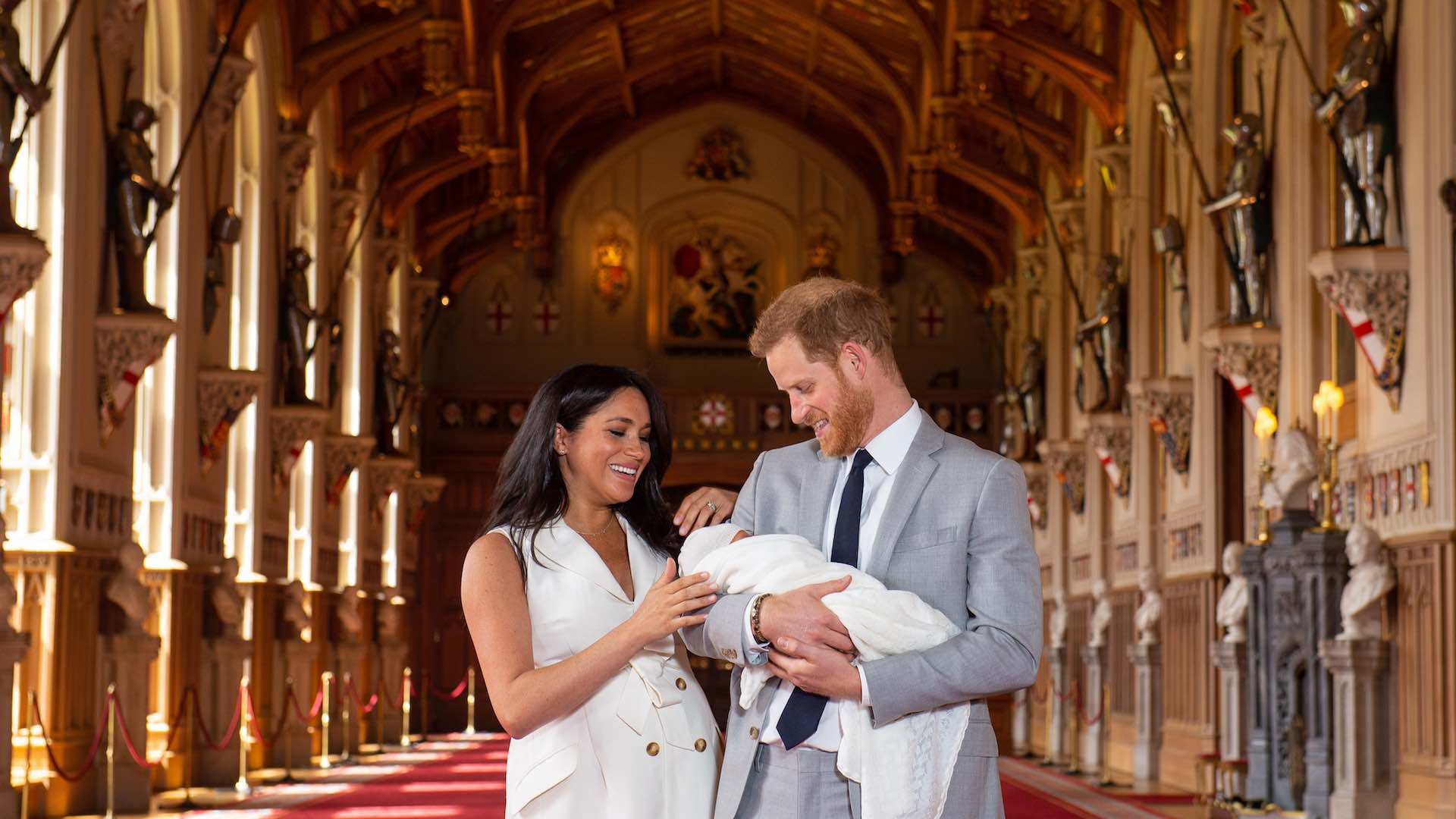 Meghan Markle y el príncipe Harry presentan a su primer hijo en el castillo de Windsor