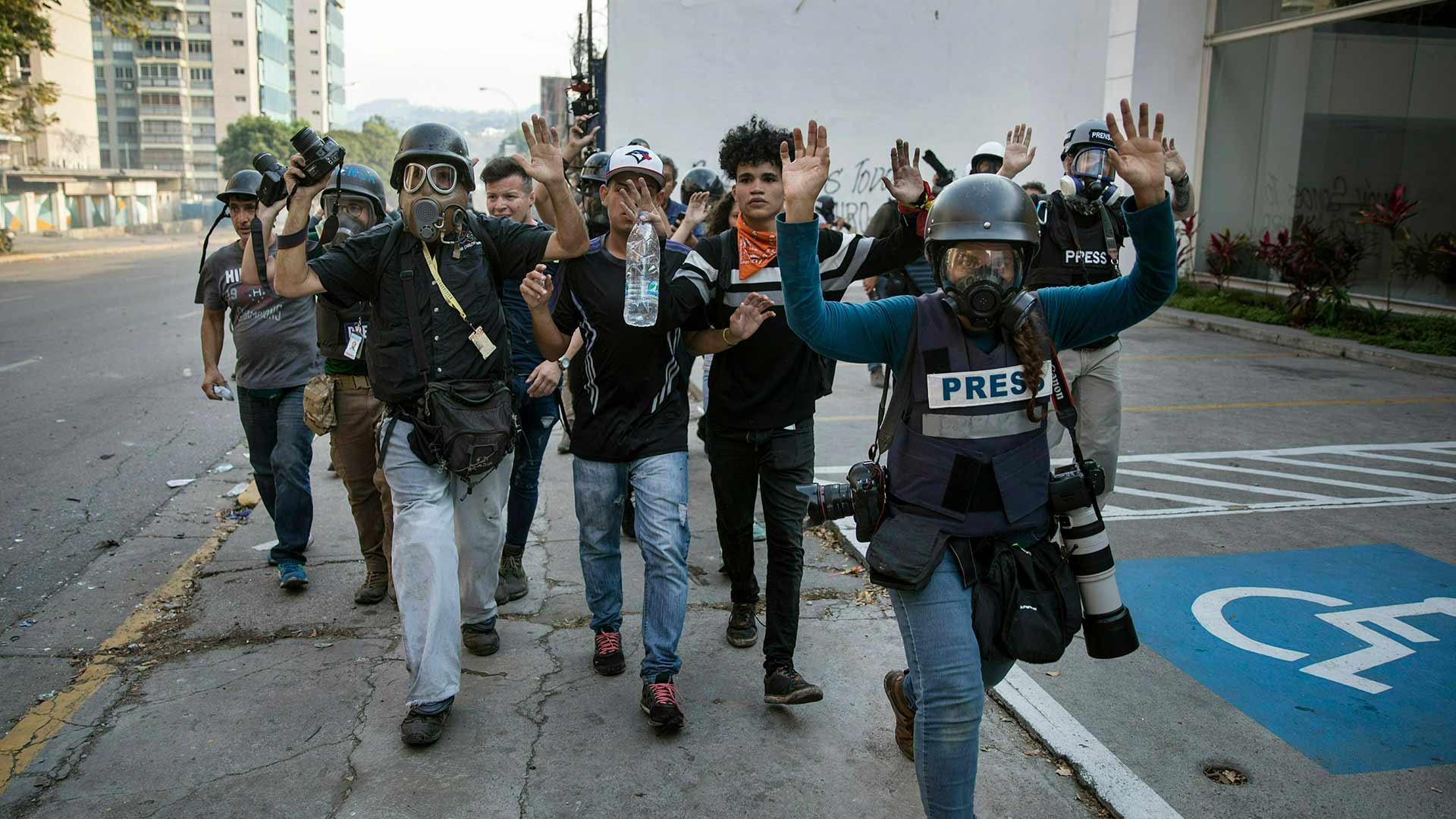 Maduro detiene y expulsa del país al periodista de OK Diario Joan Guirado