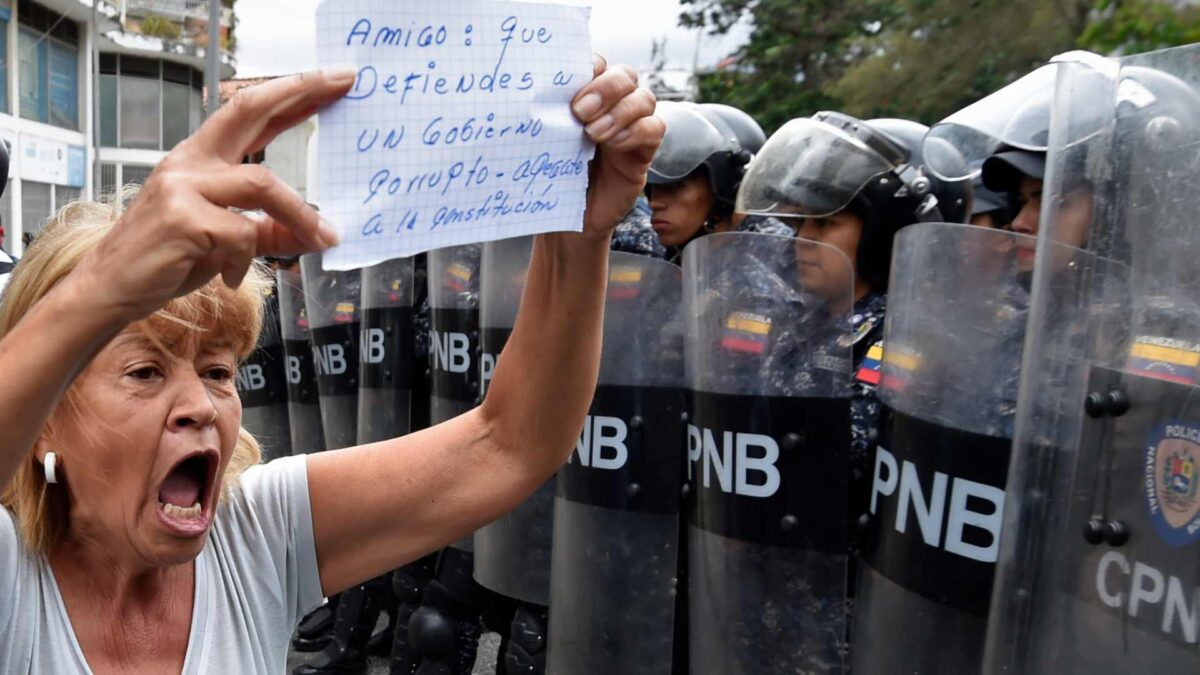 Maduro pide unidad a los militares ante una nueva jornada de movilizaciones organizada por Guaidó