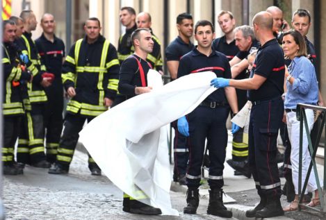 Al menos 13 heridos tras la explosión de un paquete bomba en una calle de Lyon