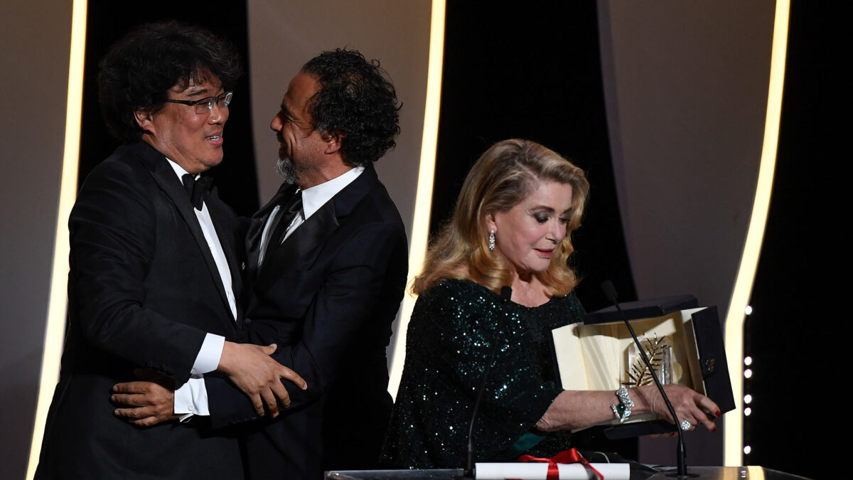 ‘Parásito’ de Bong Joon-ho logra la Palma de Oro en Cannes y Banderas la mejor interpretación masculina por ‘Dolor y gloria’