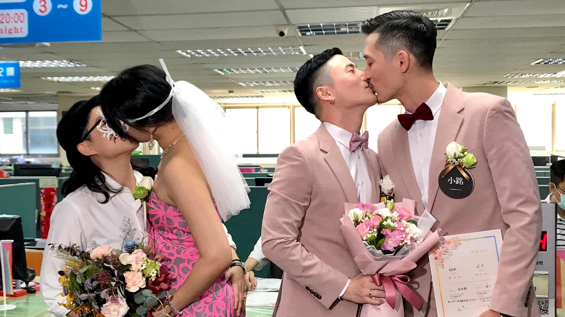 Taiwán celebra los primeros matrimonios homosexuales de Asia
