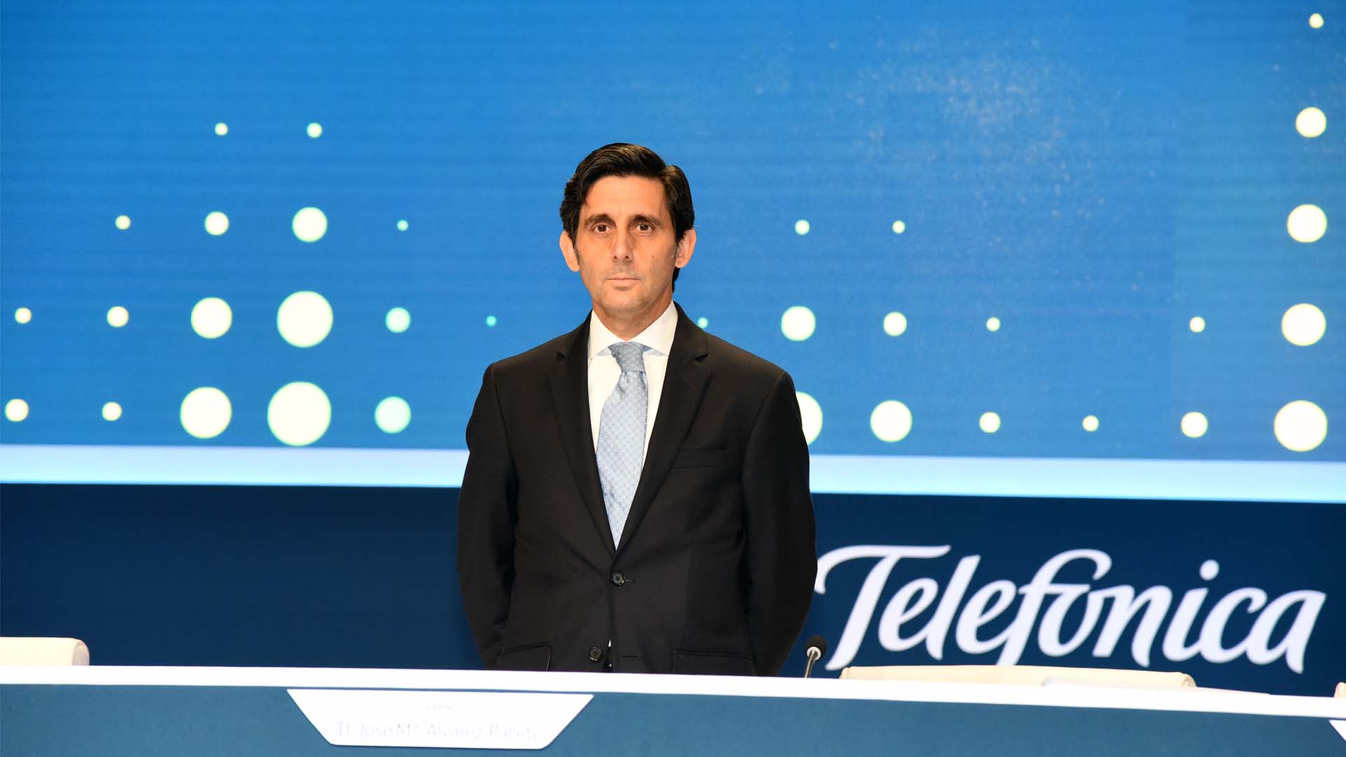 Telefónica gana un 10,6% más y reduce su deuda hasta los 40.381 millones de euros