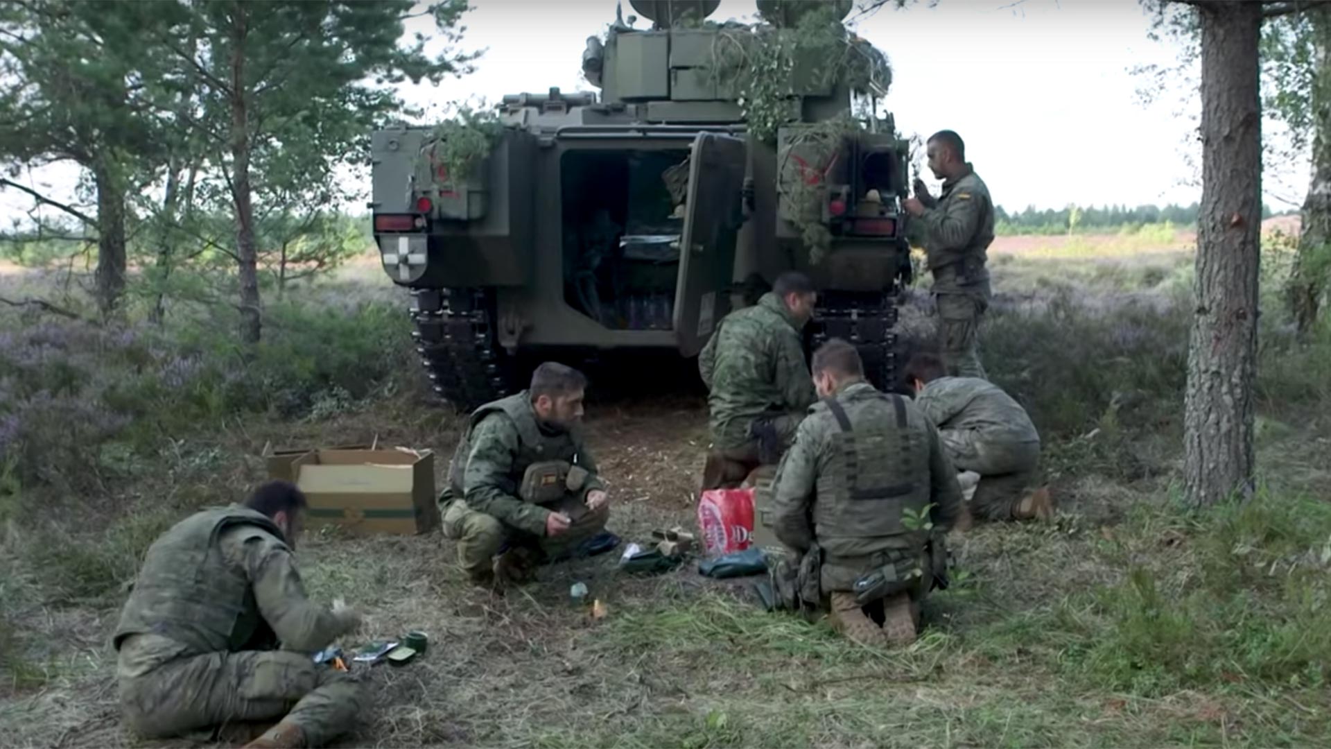 Tres militares españoles y su Pizarro protagonizan un vídeo premiado de la OTAN