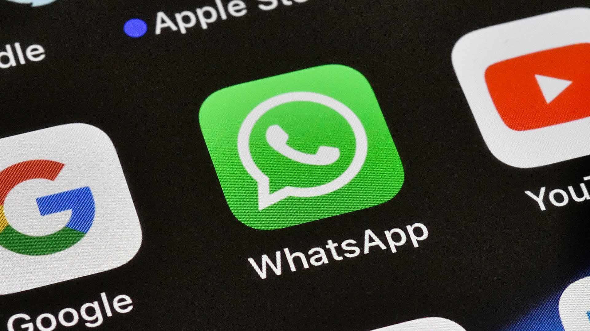 WhatsApp detecta una vulnerabilidad que permitía instalar un software espía en los móviles