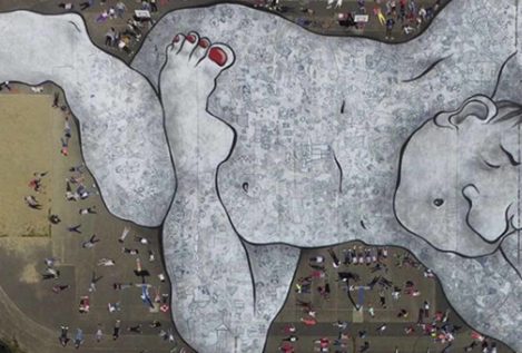 Los artistas franceses Ella y Pitr crean en París el mayor mural de arte urbano de Europa